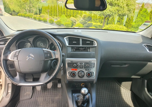 Citroen C4 cena 29900 przebieg: 104000, rok produkcji 2016 z Pyrzyce małe 121